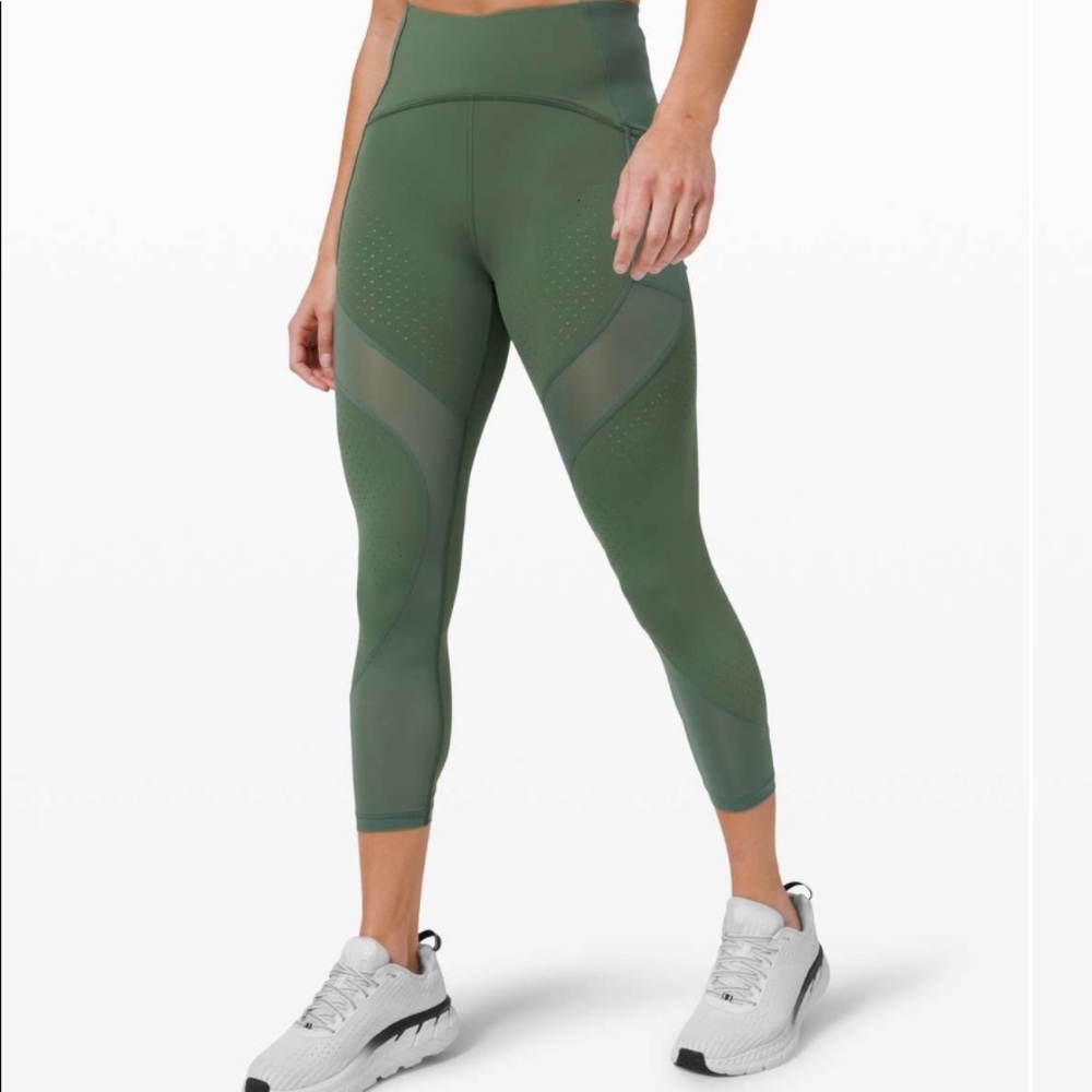Lululemon Uncovered Strength HR Crop 23”